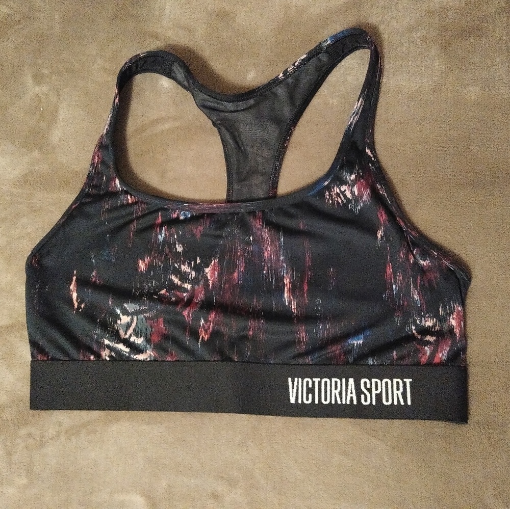 NWOT Victoria Secret sports bra.